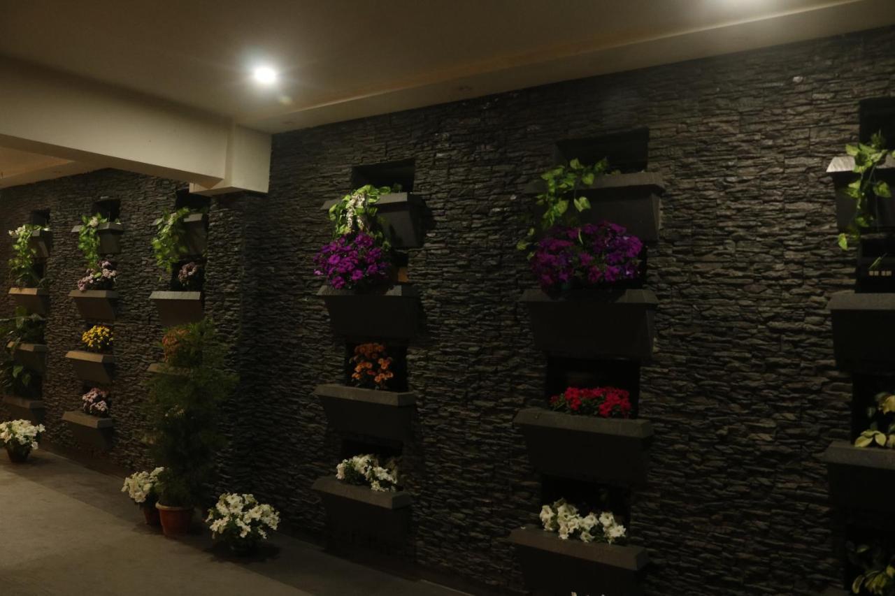 Hotel The Kalyaniz Guwahati Eksteriør billede