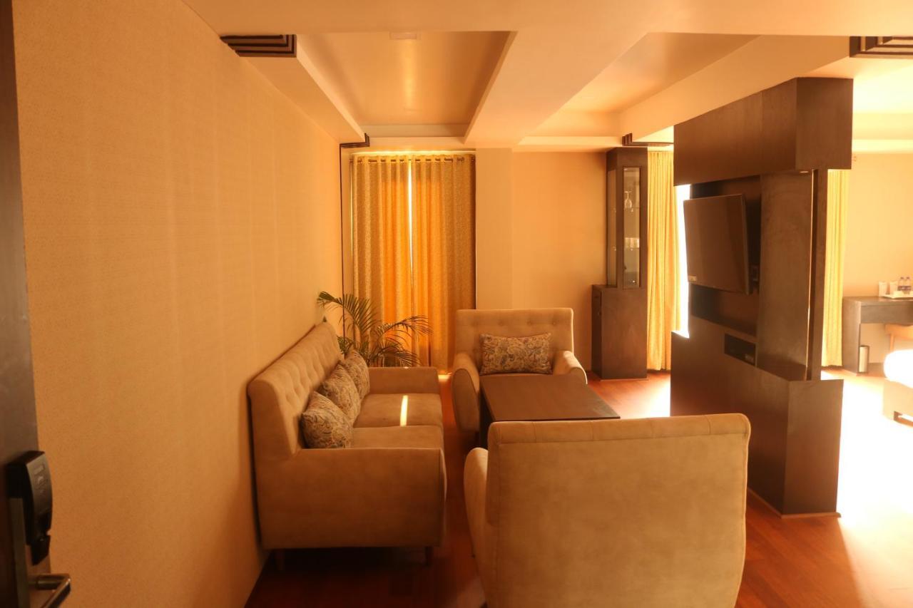 Hotel The Kalyaniz Guwahati Eksteriør billede